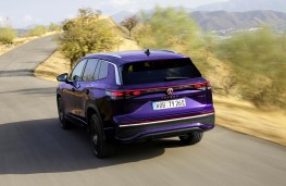 Volkswagen Tayron rear threequarters
